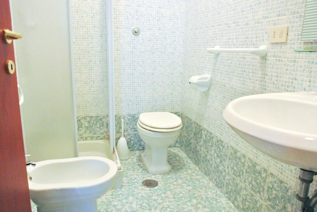 Parisa Suite Rome Room photo